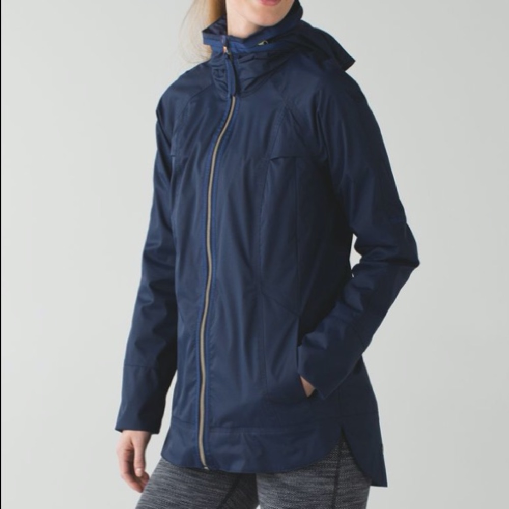 Lululemon Fo Drizzle Jacket, Size 8 (medium)